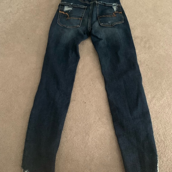 Size 6 Strechy American Eagle jeans - Picture 5 of 5